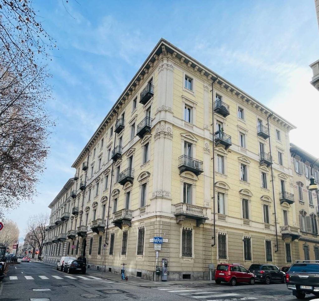 Vendita appartamento/ufficio di 200 mq in edificio storico.