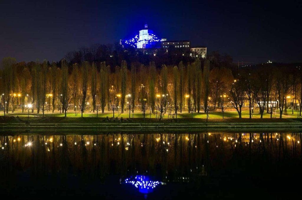 Appartamento prestigioso su tre livelli in via Mazzini 62 angolo corso Cairoli