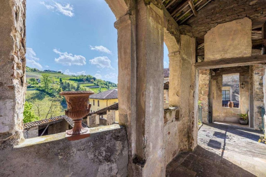 Castello medievale in vendita a Borgomale