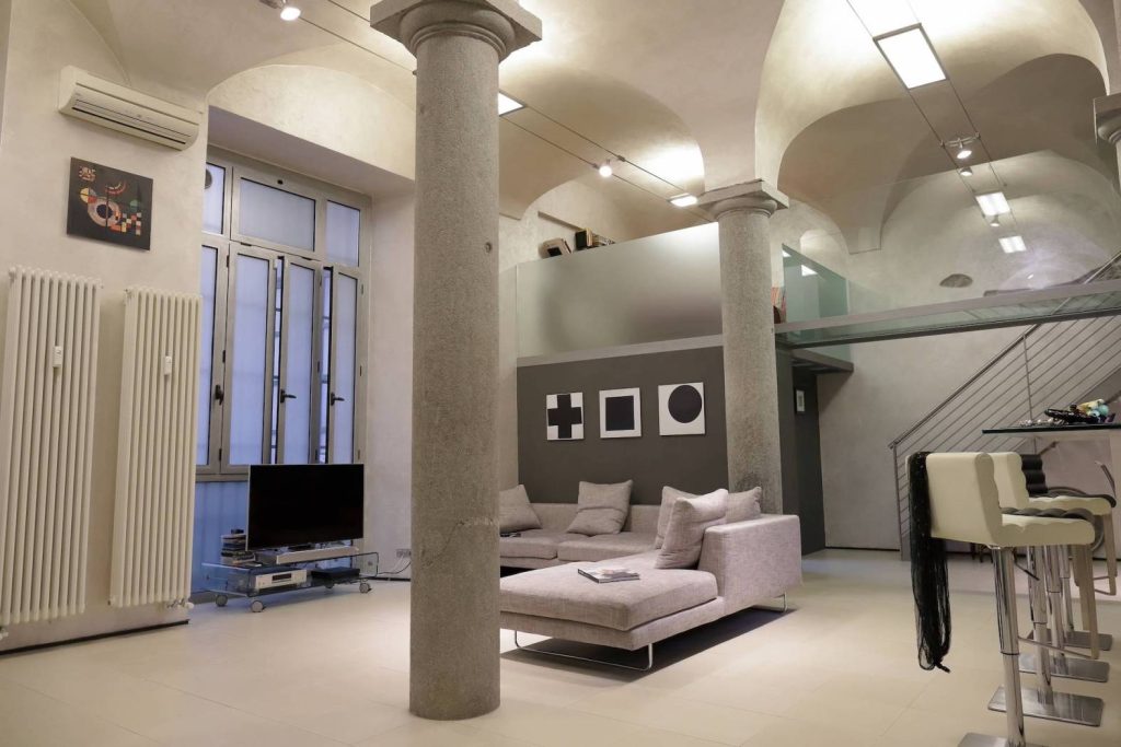 Loft totalmente ristrutturato via Cavour