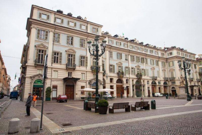 Piazza Carignano. Prestigioso