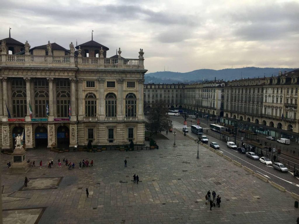 Piazza Castello.Prestigioso appartamento