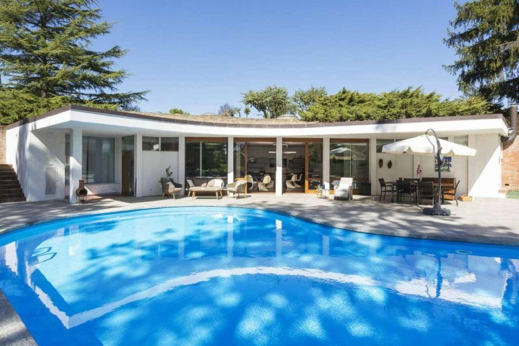 Prestigiosa villa in Acqui Terme. Zona collinare.