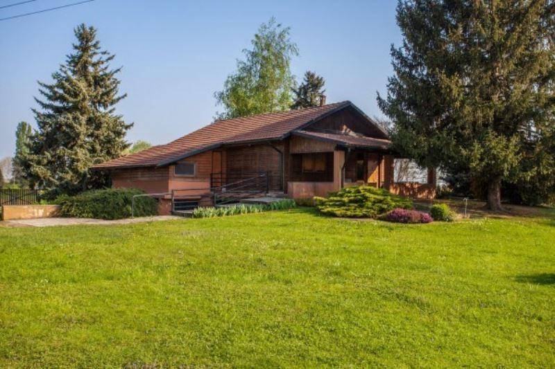 Proprietà immersa nel verde a pochi km da Torino