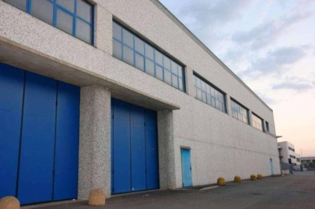 Capannone industriale/commerciale ( zona ind di Settimo T.)